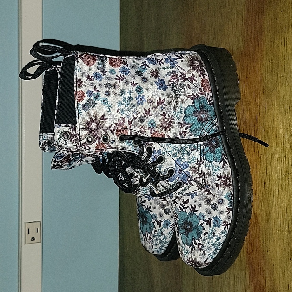 Dr. Martens rare Floral 1460 ? Pascal flower Wanderlust Lace Up Boots US Women 6 - Picture 4 of 6
